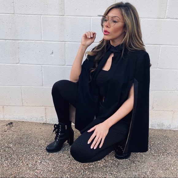 🦇 Victorian Style Cape Jacket 🤎 - Picture 2 of 4